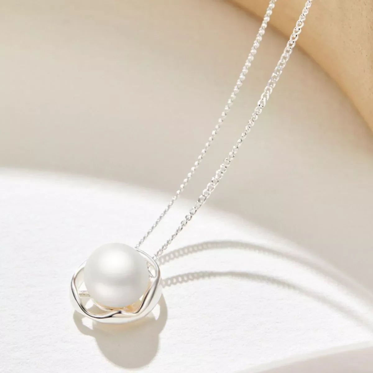The Solène — Pearl Pendant Necklace