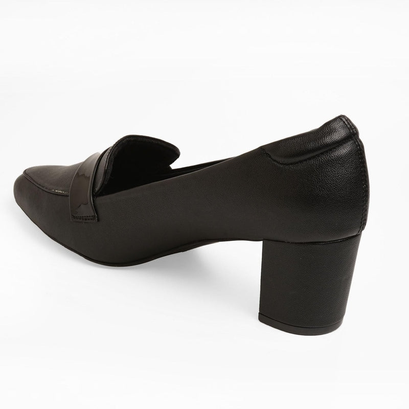 The Virelia — Black Pump